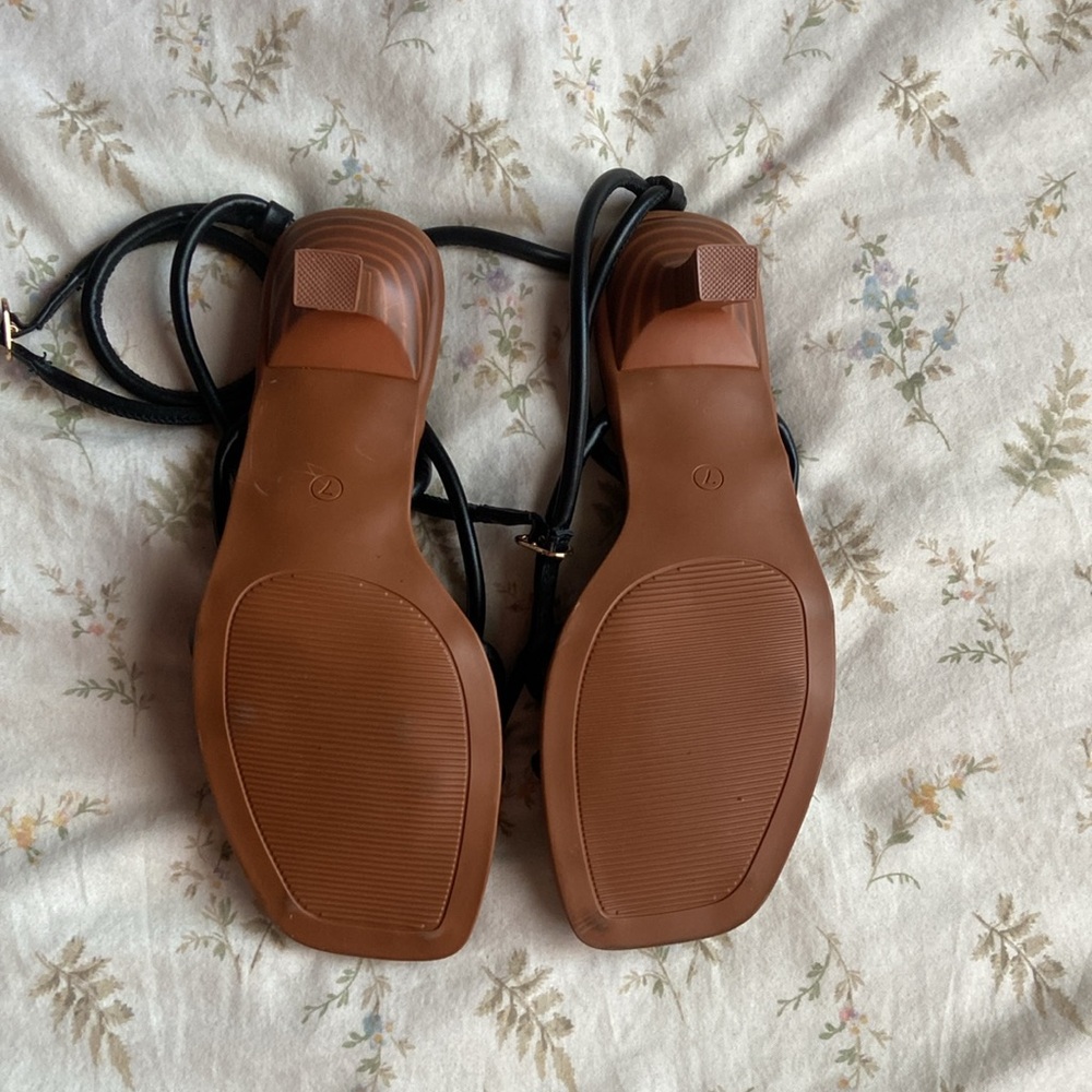 Black Strappy Slingback Heels with Wooden Finish - Picture 4 of 6